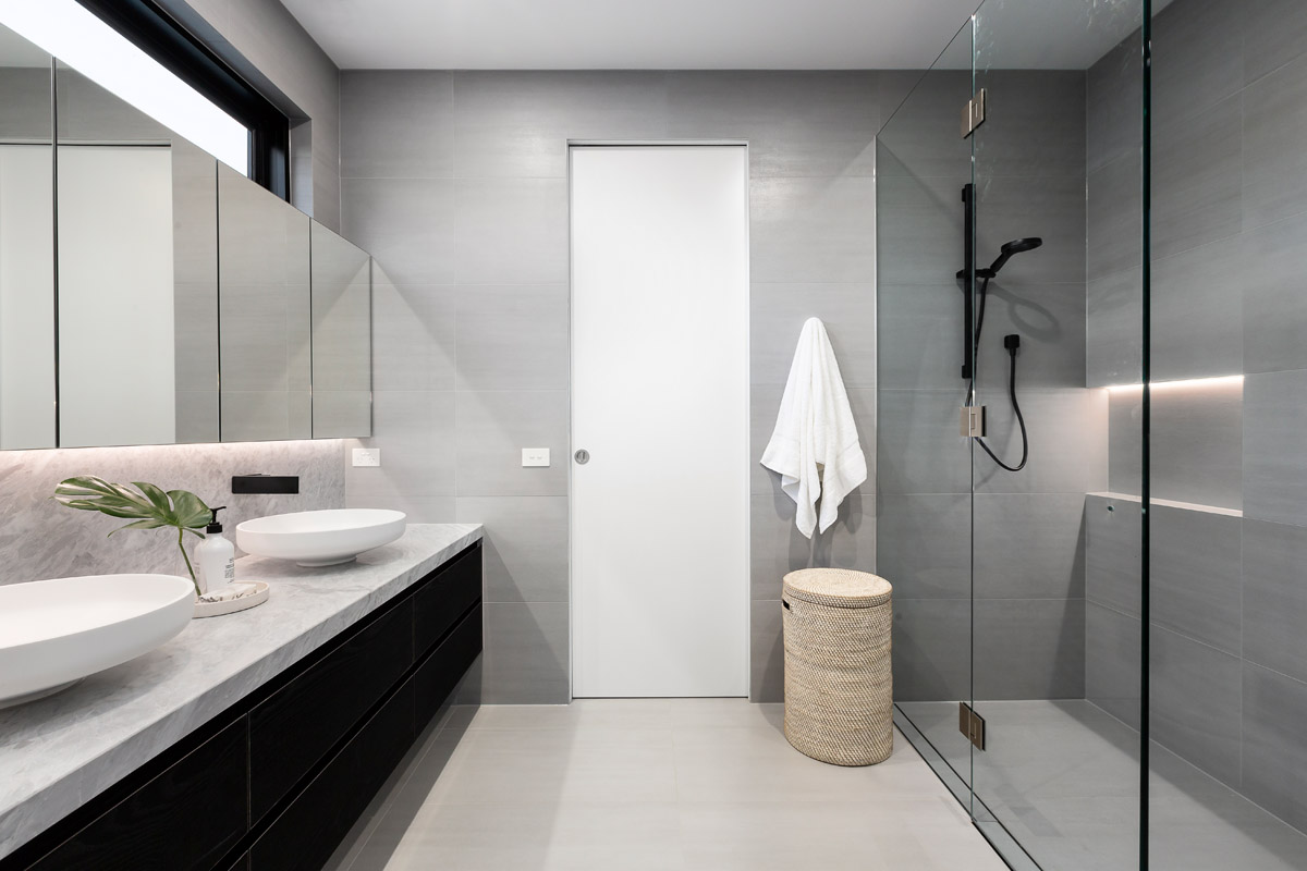 Pros and Cons of Walk-In Showers